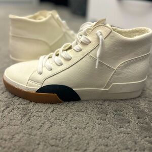 NWT Dolce Vita Holand Sneakers 8.5